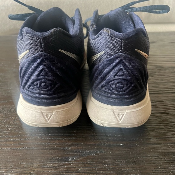 Nike Kyrie 5 GS Galaxy size 7Y multi color navy blue - Picture 3 of 6